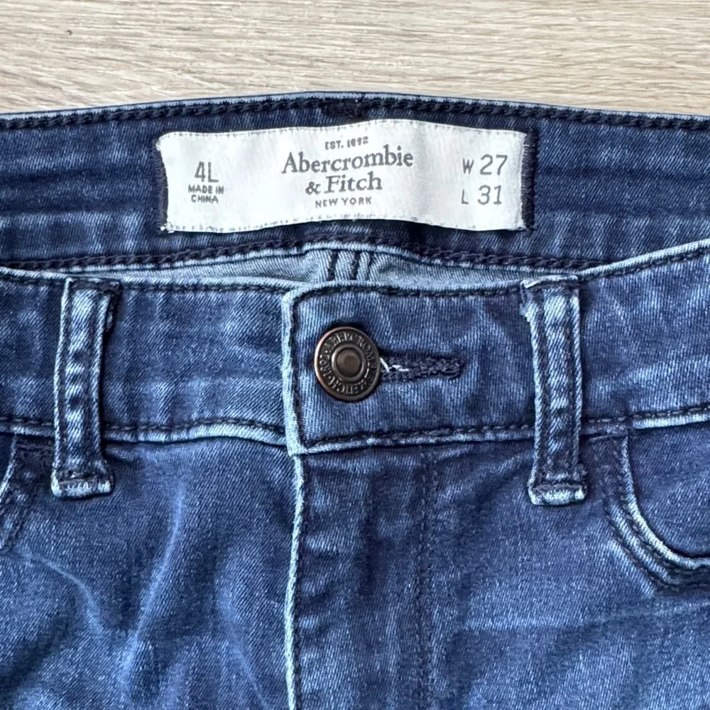 Abercrombie & Fitch Vintage Indigo Skinny Jeans 4L